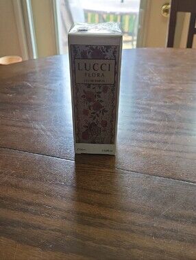 Lucci Flora